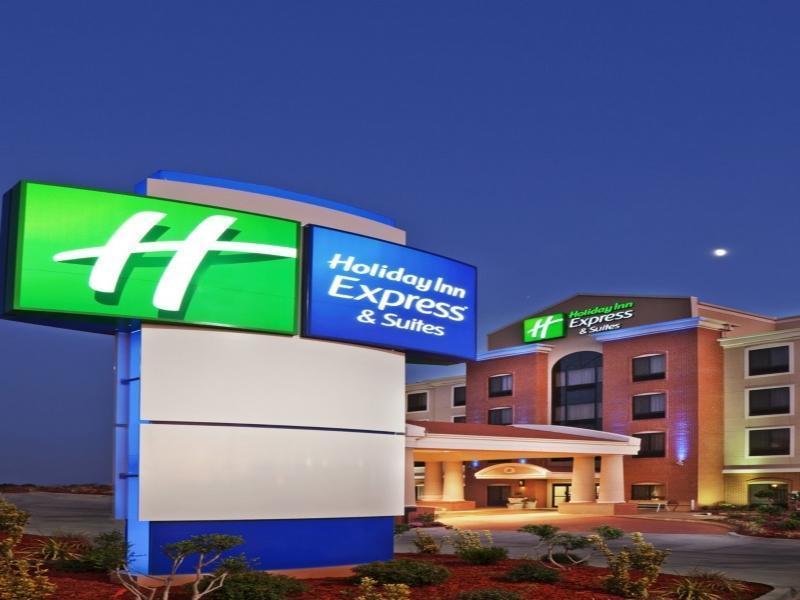 Holiday Inn Express And Suites Houston North - Iah Area By Ihg Exterior photo