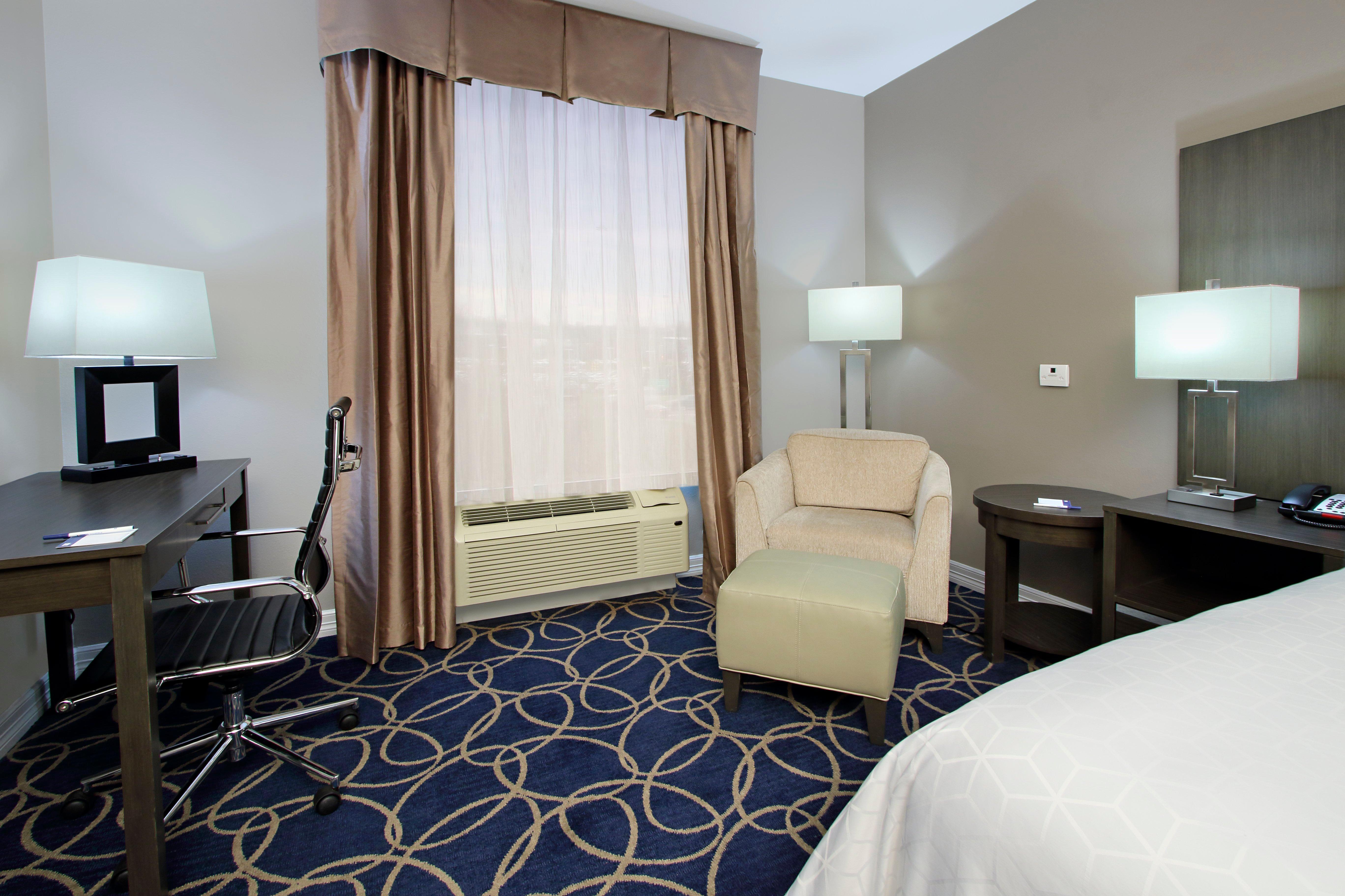 Holiday Inn Express And Suites Houston North - Iah Area By Ihg Exterior photo